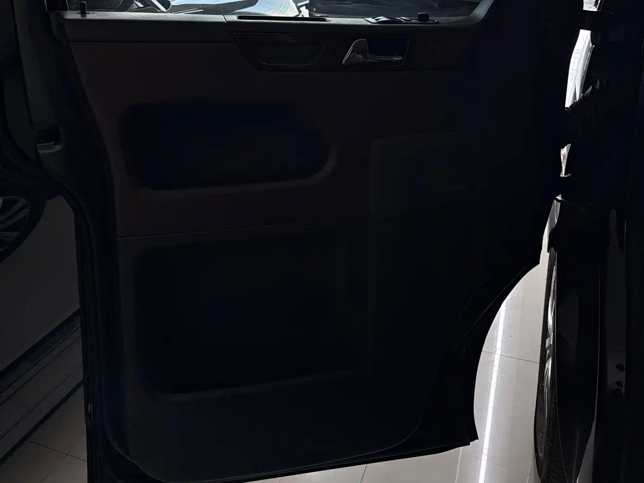 Volkswagen Multivan 2012 2.0TSI 2WD Luxury Edition фото 13