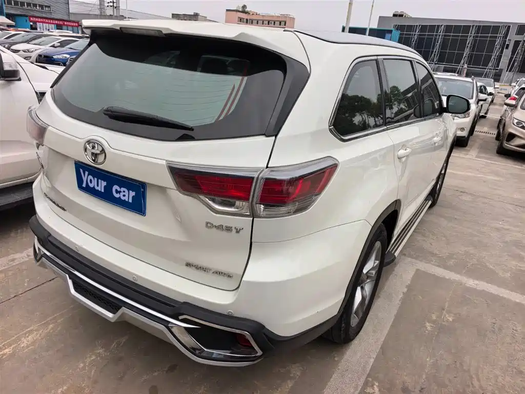 TOYOTA HIGHLANDER