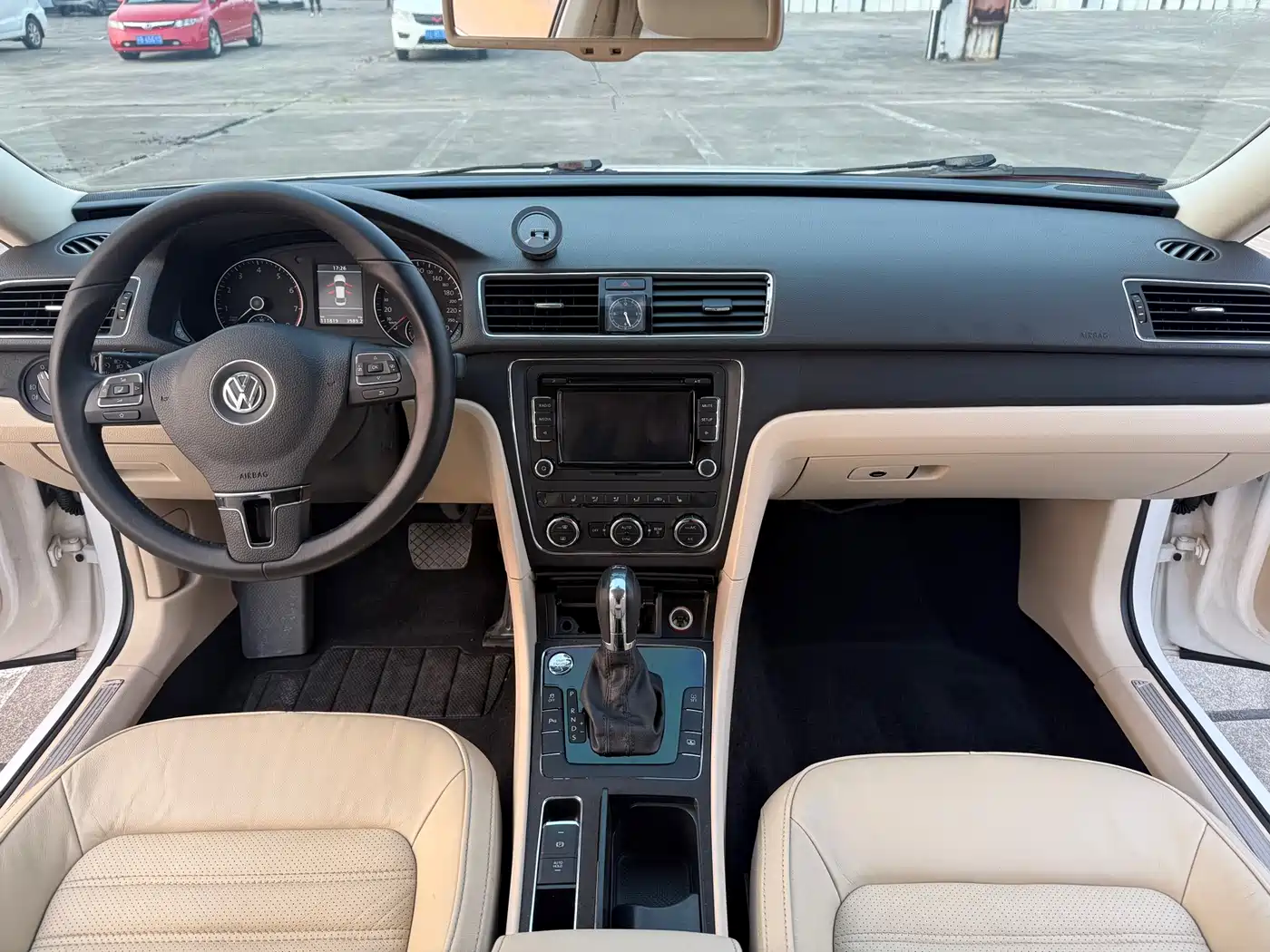 Volkswagen Passat 2014 1.8TSI DSG Executive Edition фото 12