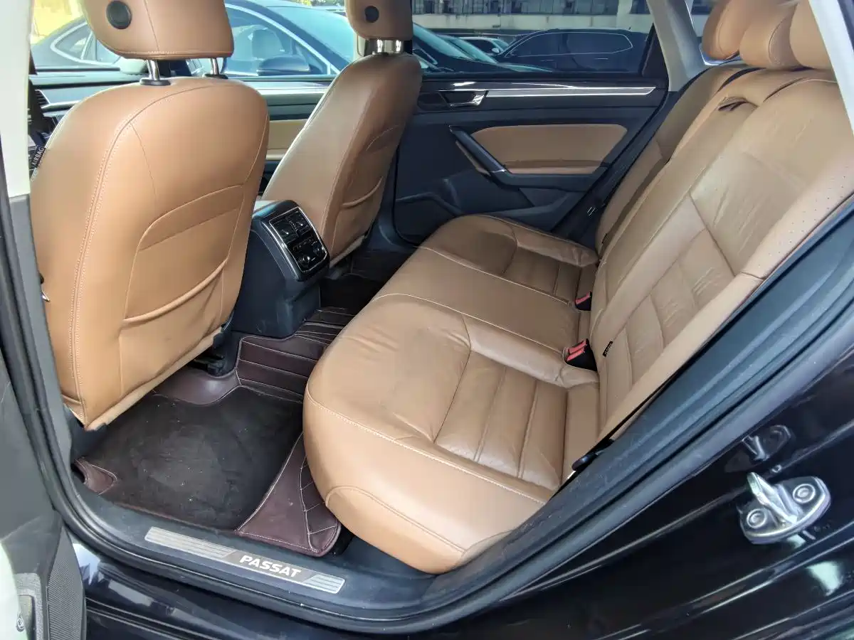 Volkswagen Passat 2016 330TSI DSG Honor Edition фото 5
