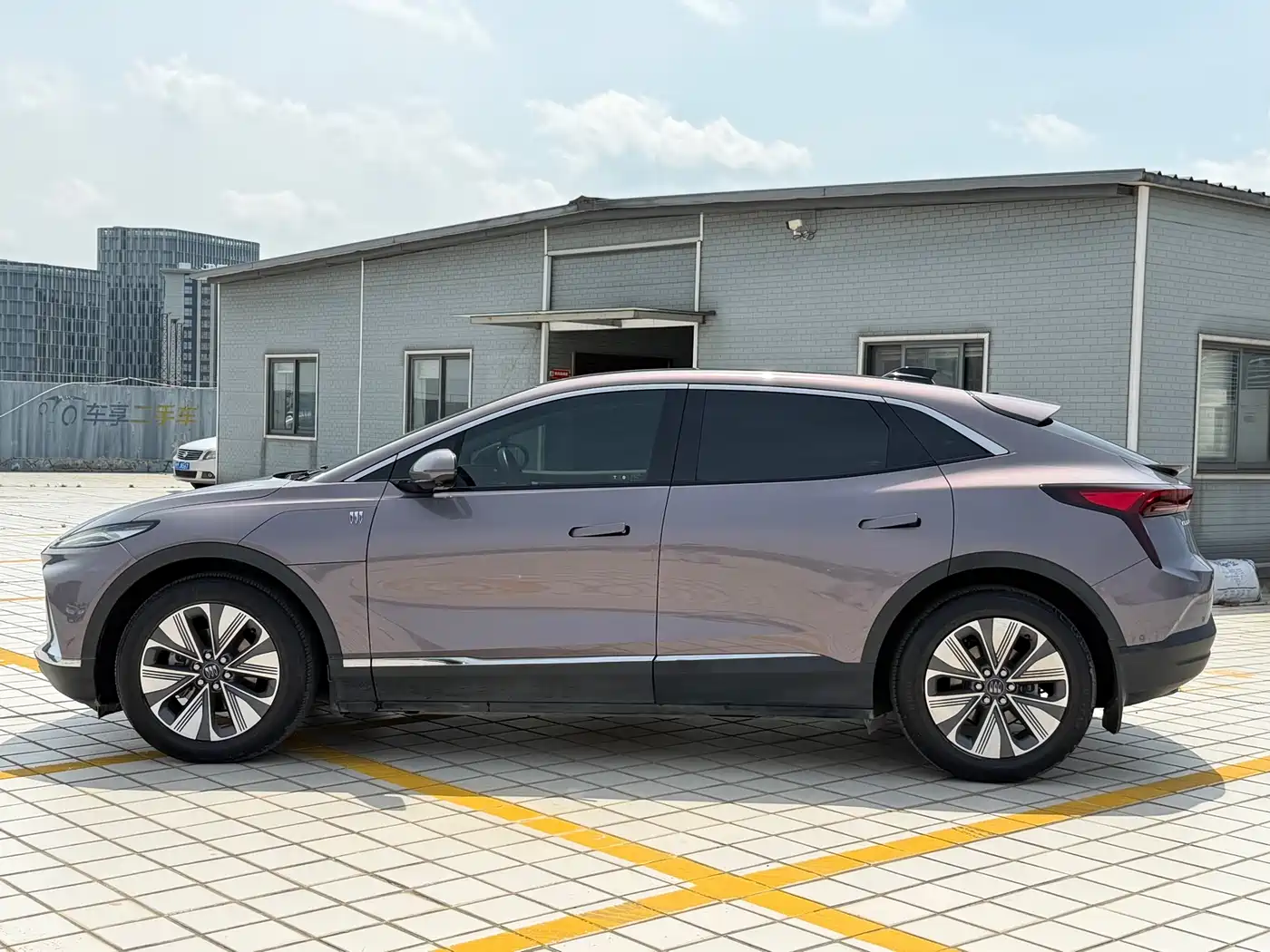 Buick E4 2023 Model Premium Edition фото 8