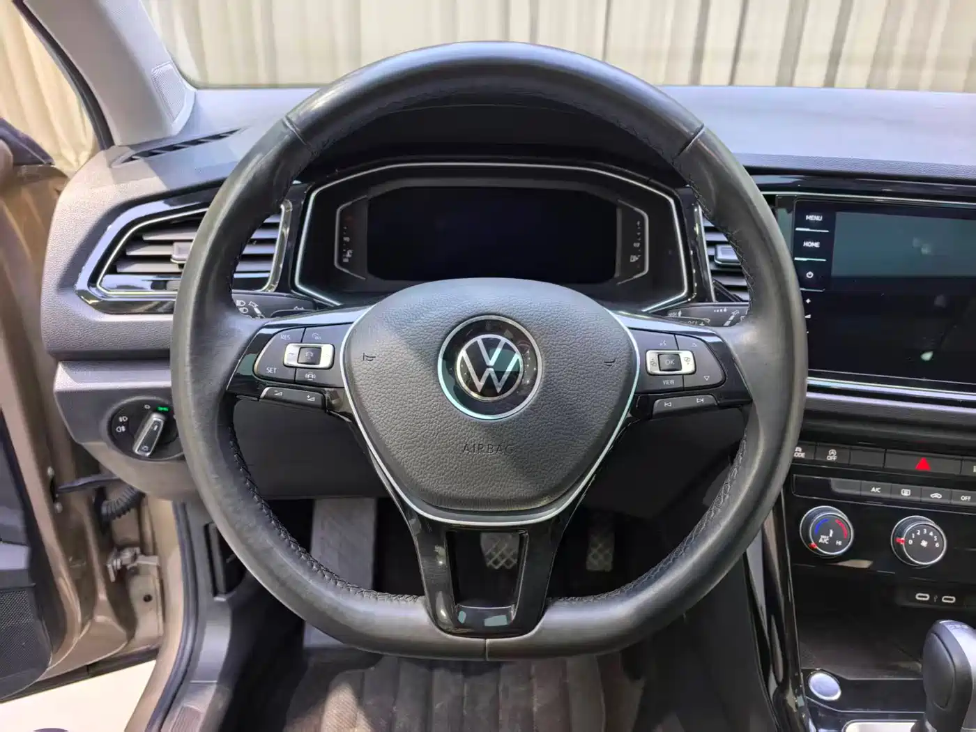 Volkswagen T-ROC 2022 280TSI DSG 2WD Comfort PLUS фото 11
