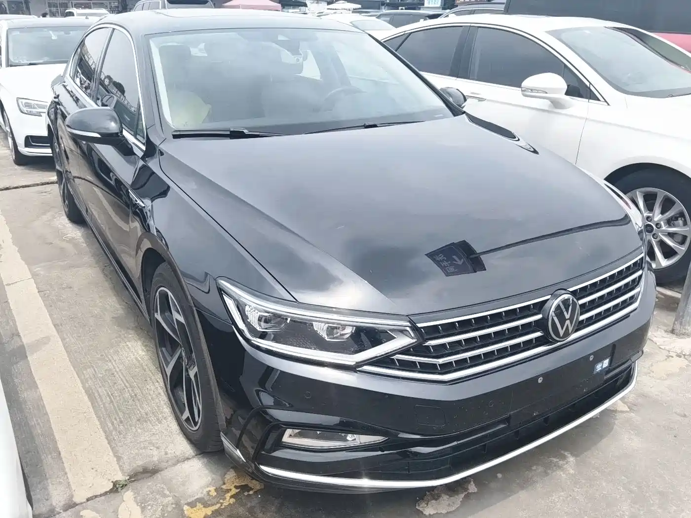 Volkswagen Magotan 2023 2 Million Units Anniversary Edition 330TSI DSG Leading Type фото 3