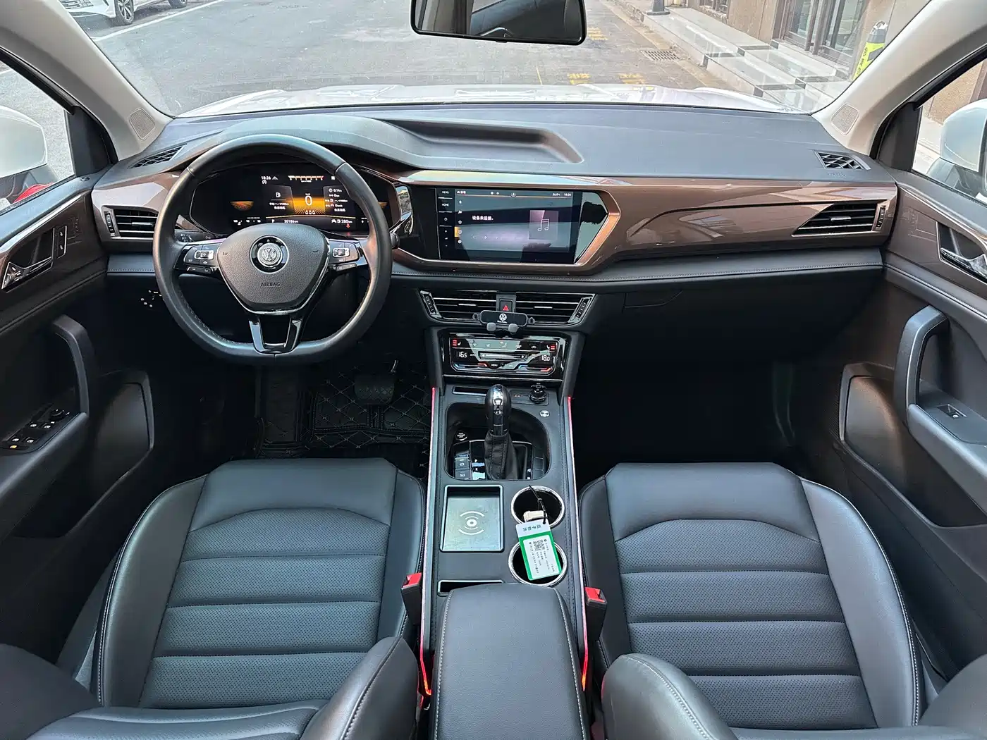 Volkswagen Tharu 2022 280TSI FWD Luxury Edition фото 14