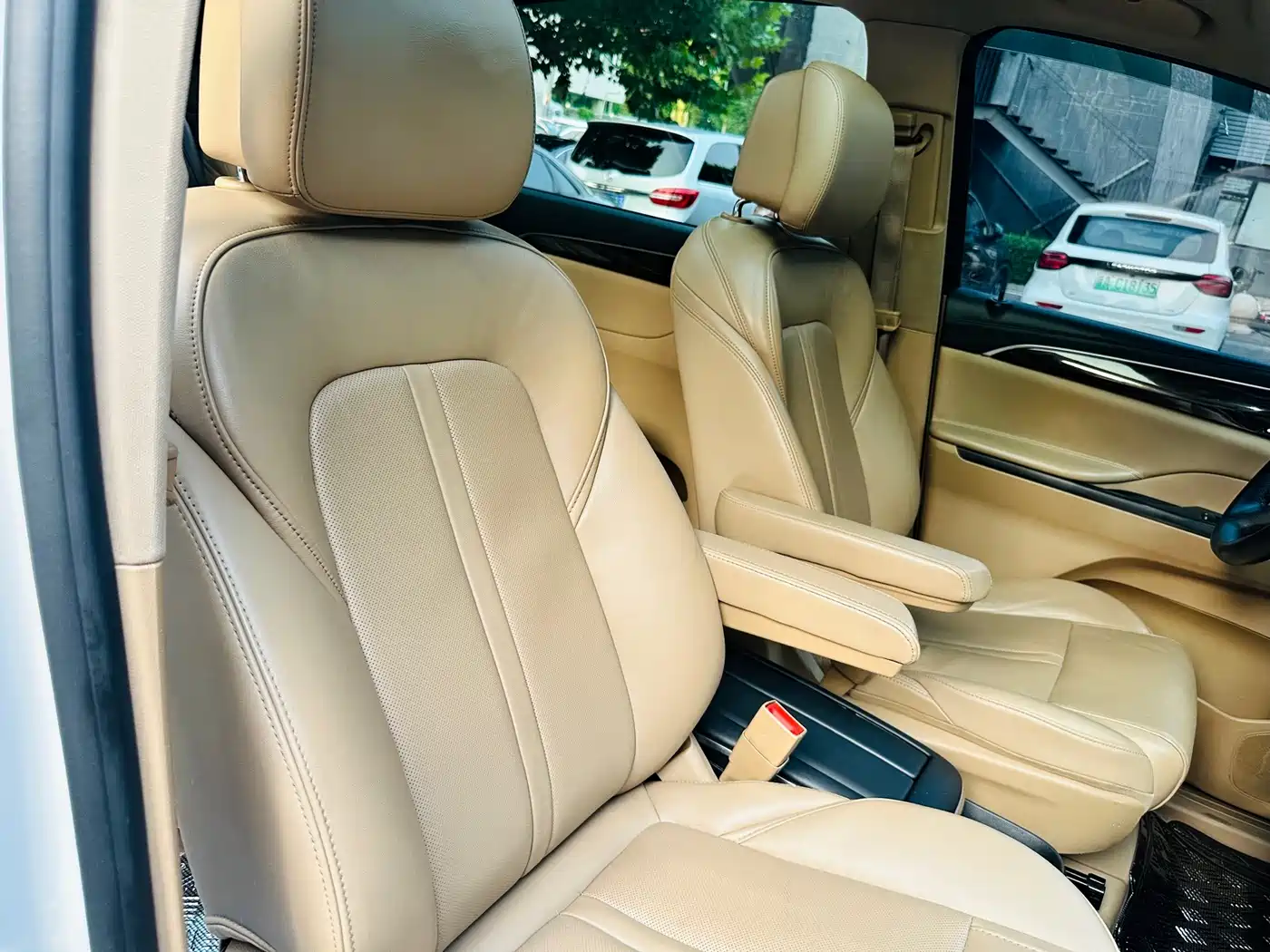 Фото 30 - Buick GL8