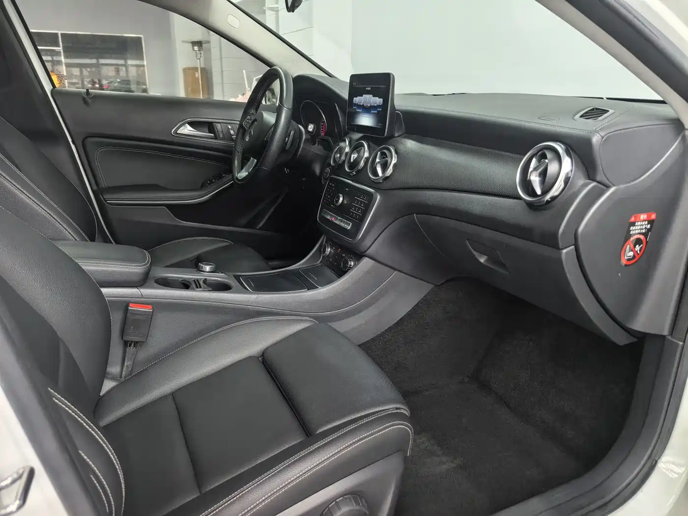 Mercedes-Benz GLA 2018 GLA 200 Fashion фото 16
