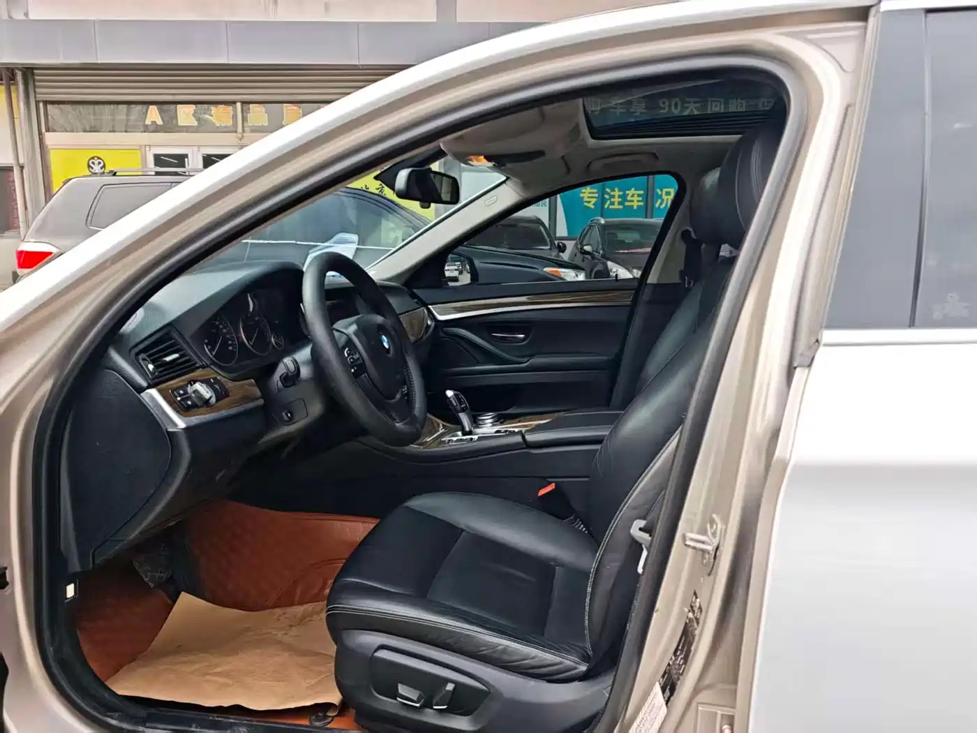 BMW 5 Series 2014 525Li Luxury Design Package фото 8