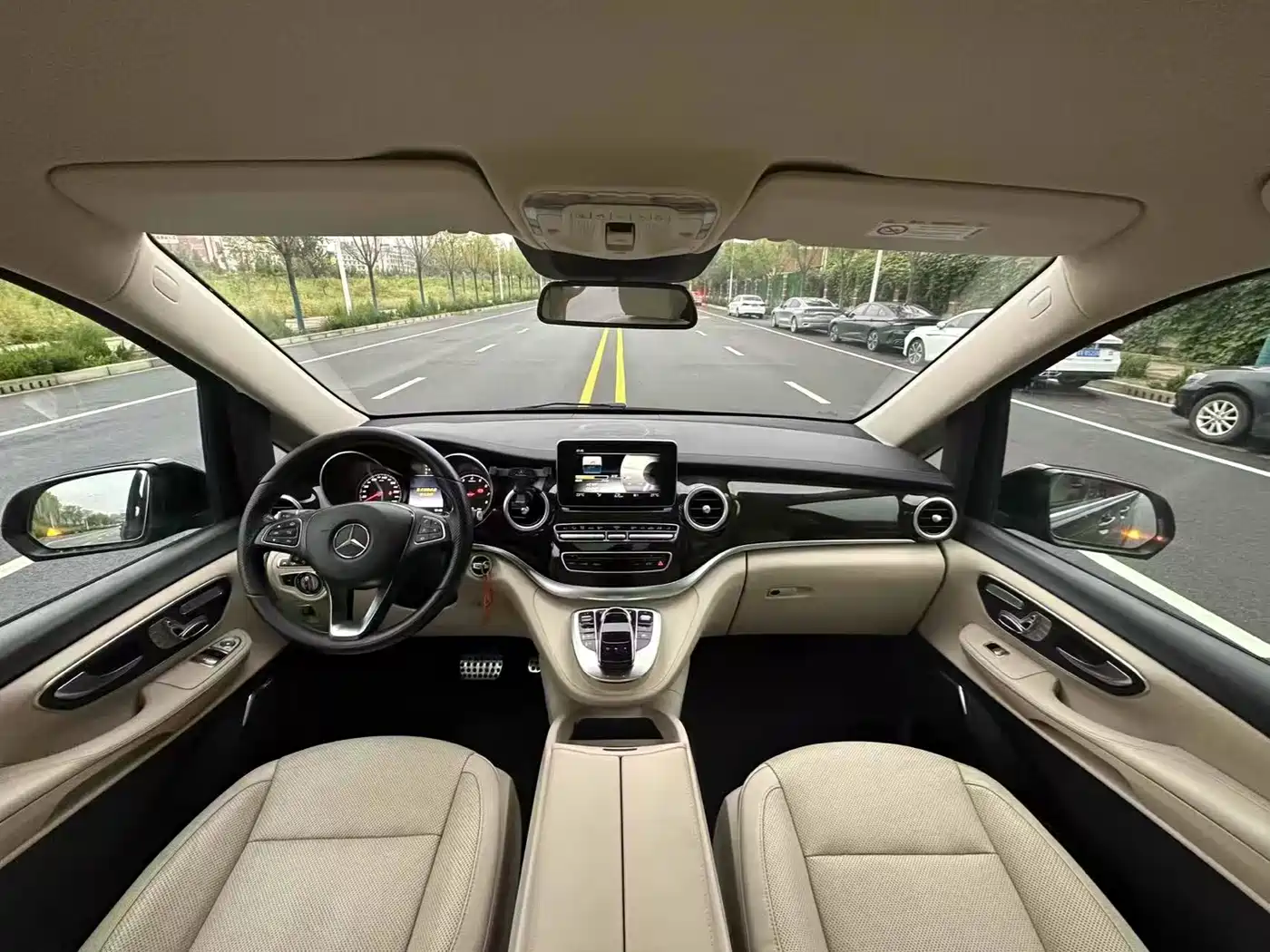 Mercedes-Benz V-Class 2018 V 260 L Premium Long Version China V фото 6