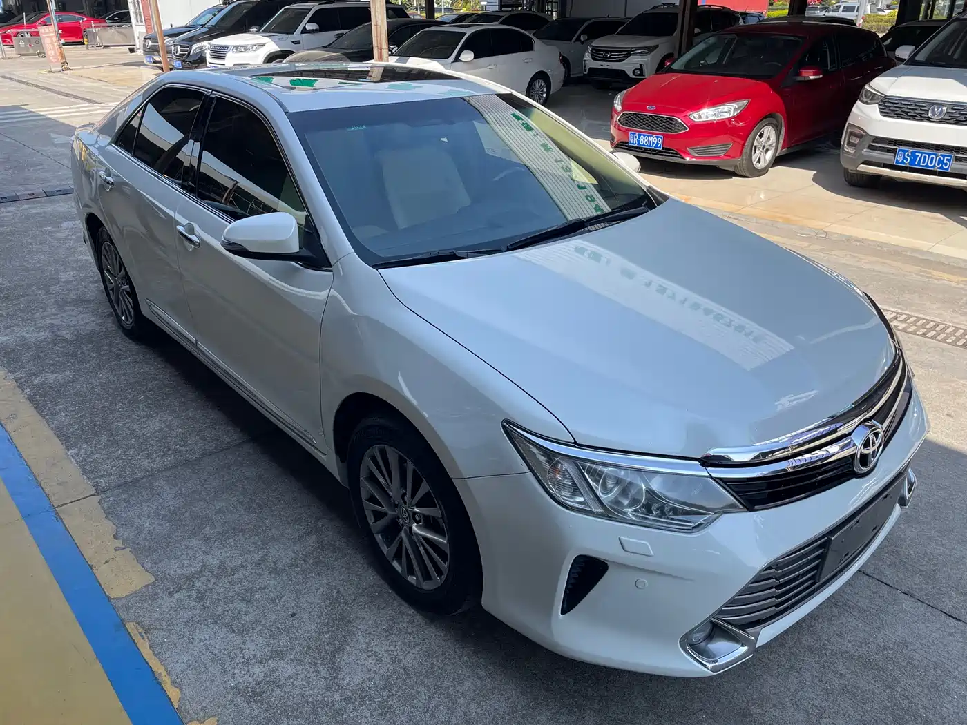 Toyota Camry 2016 2.5G 10th Anniversary Luxury Navigation Edition фото 2