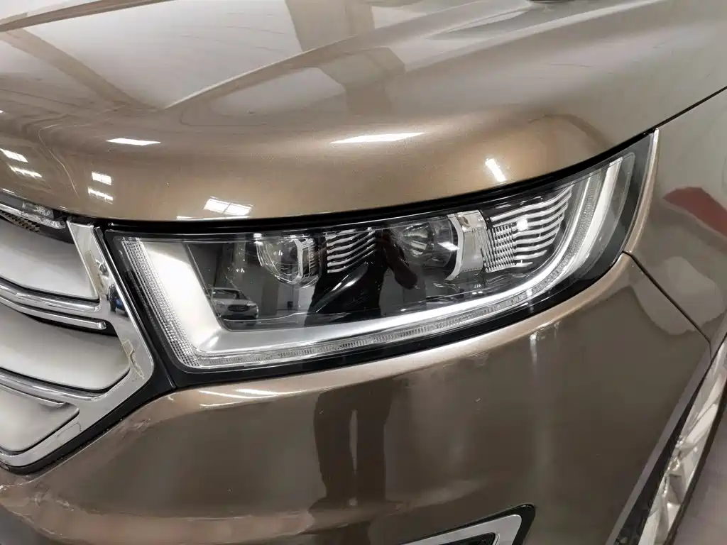 Photo 7 - Ford Edge