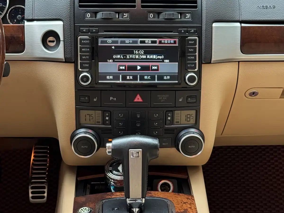Volkswagen Touareg 2010 2010 4.2 Limited Top Edition