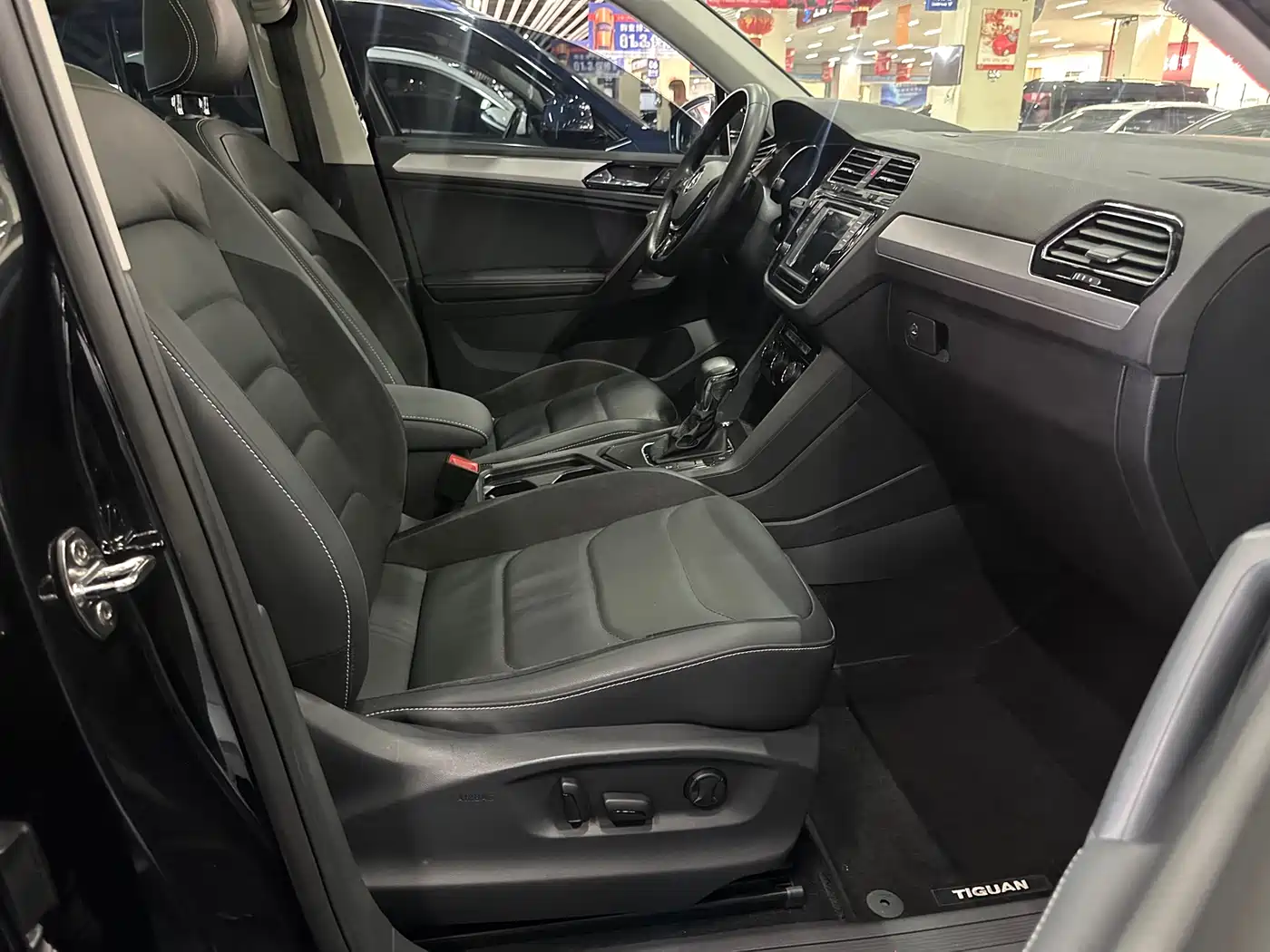 Volkswagen Tiguan L 2017 330TSI Automatic 2WD Luxury Edition фото 14