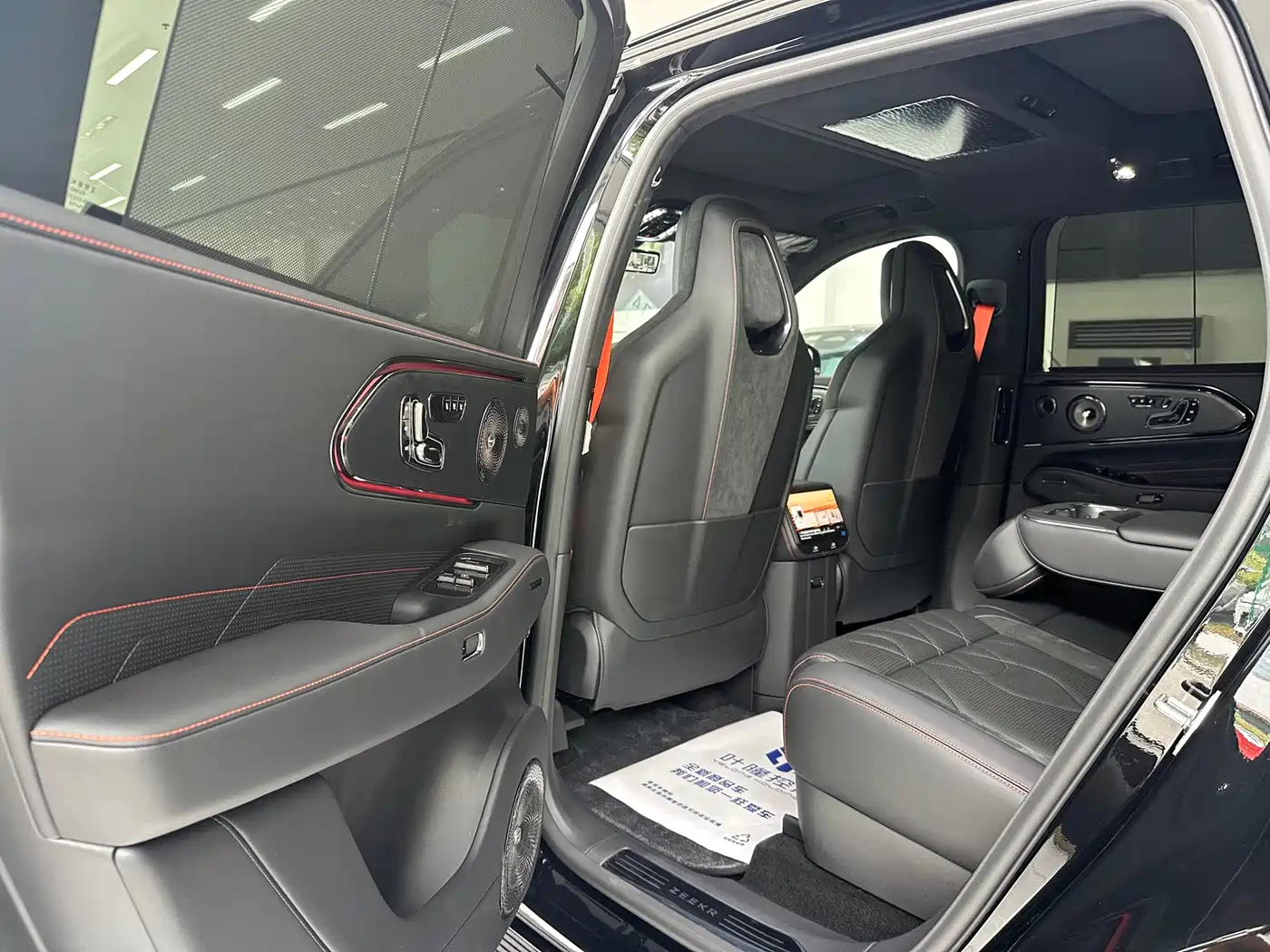 Zeekr 8X 2026 Model Dark Edition 5-Seater фото 8