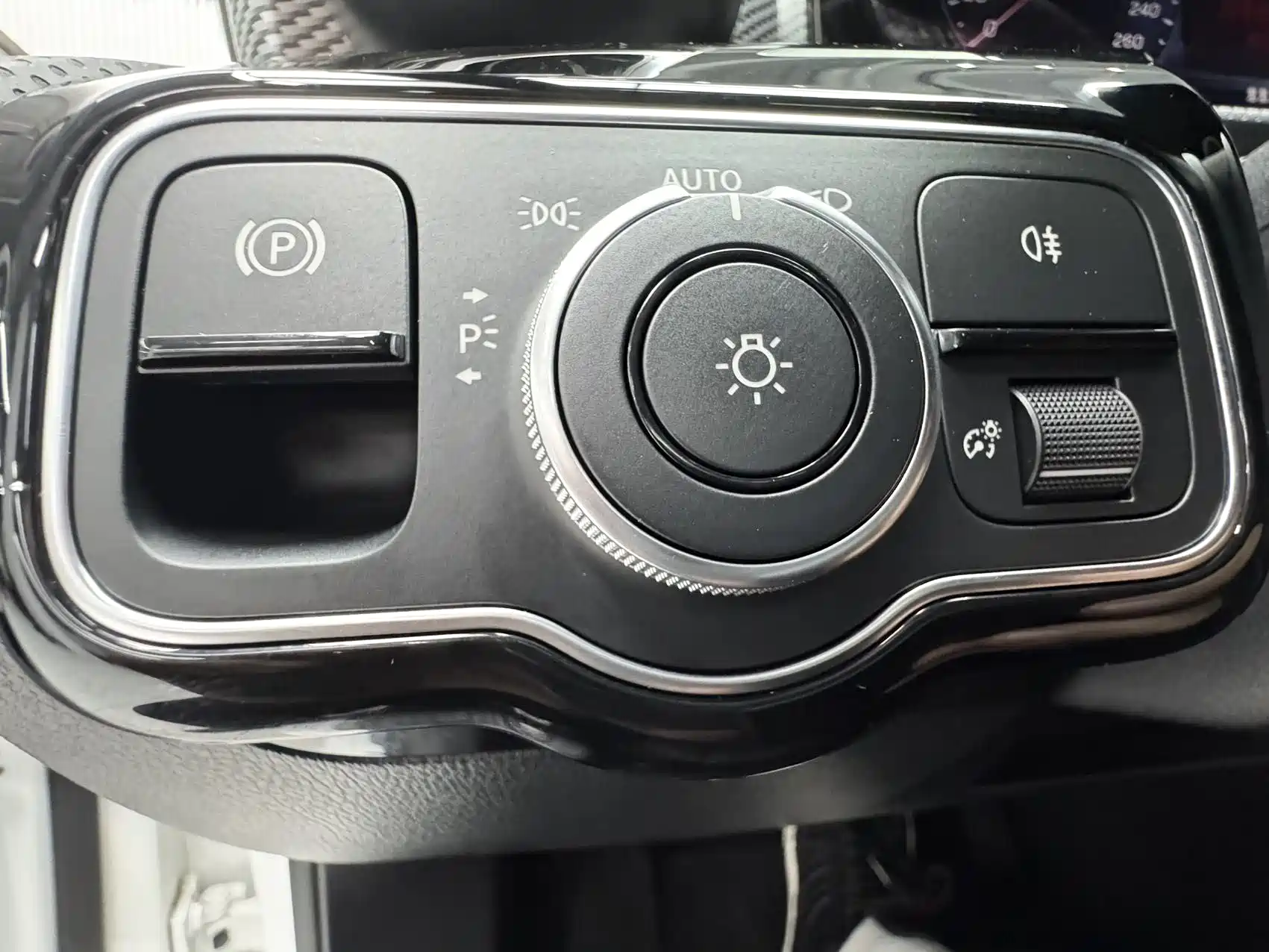 صورة 15 - Mercedes-Benz A-Class