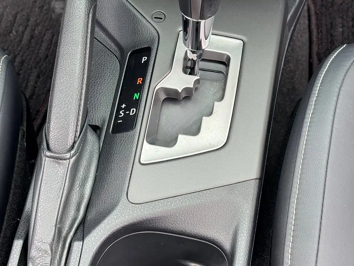 Toyota RAV4 Rongfang 2016 2.5L Automatic 4WD Elite фото 10
