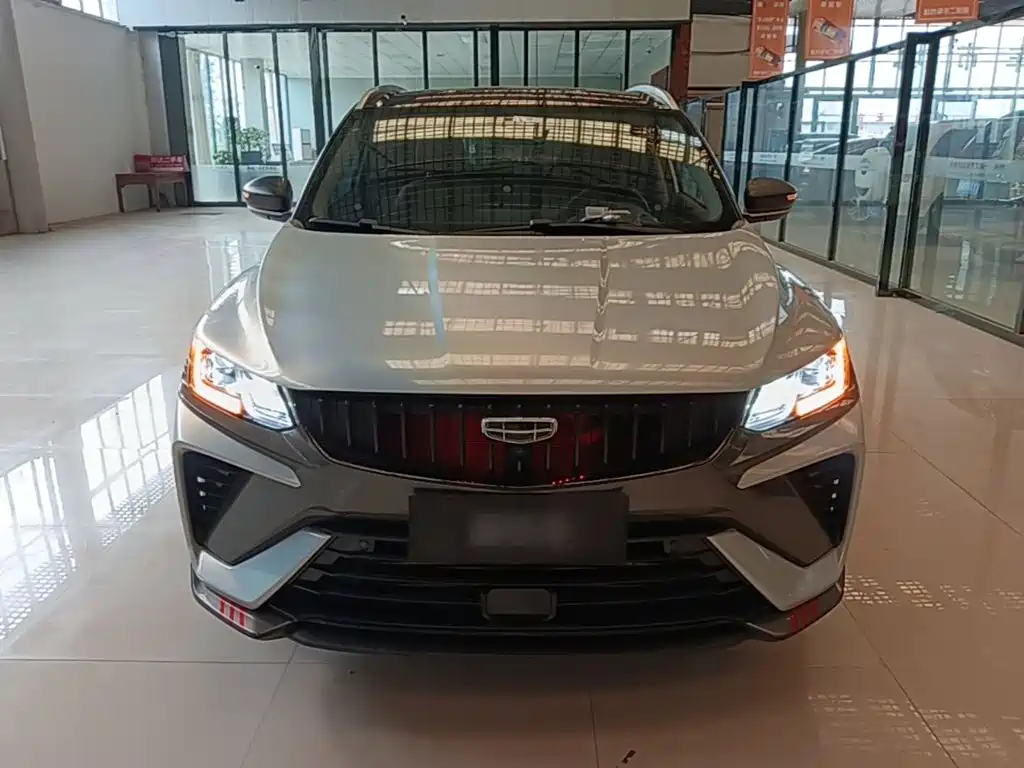 Фото 3 - Geely Coolray