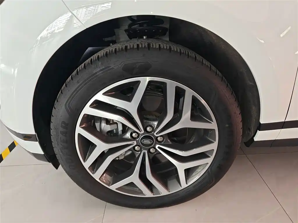 Land Rover Range Rover Evoque 2024 Range Rover Evoque L 249PS Light Master Edition фото 25