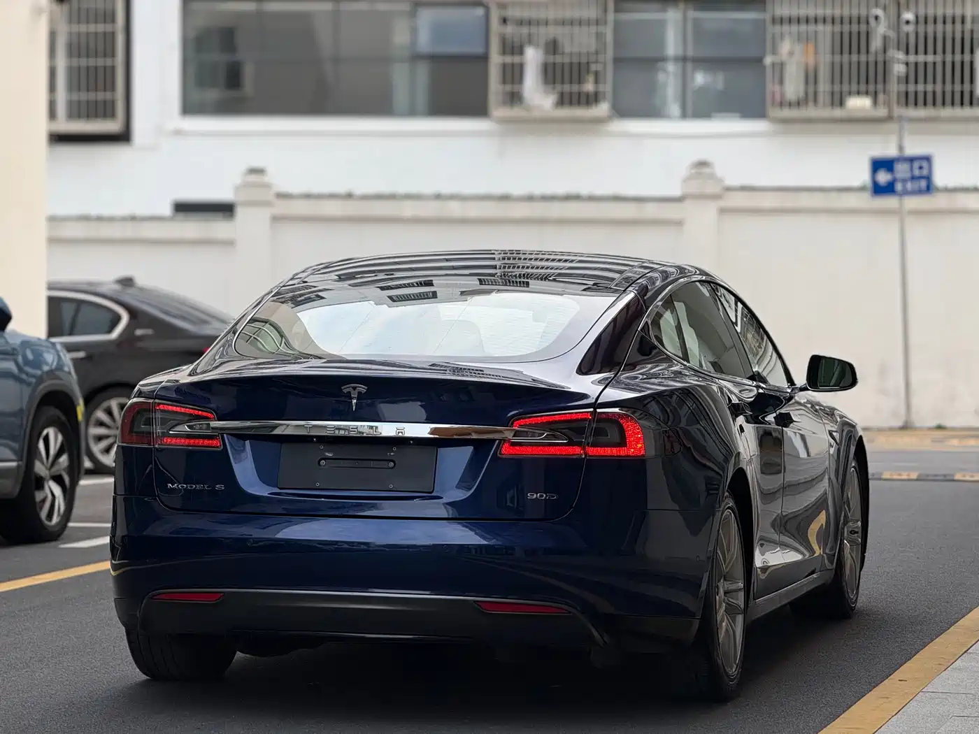 TESLA MODEL S