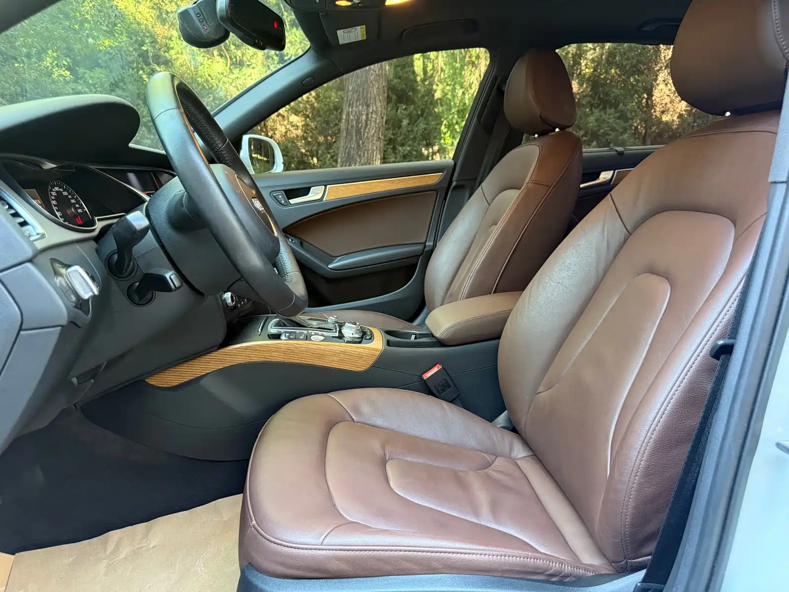 Фото 12 - Audi A4L