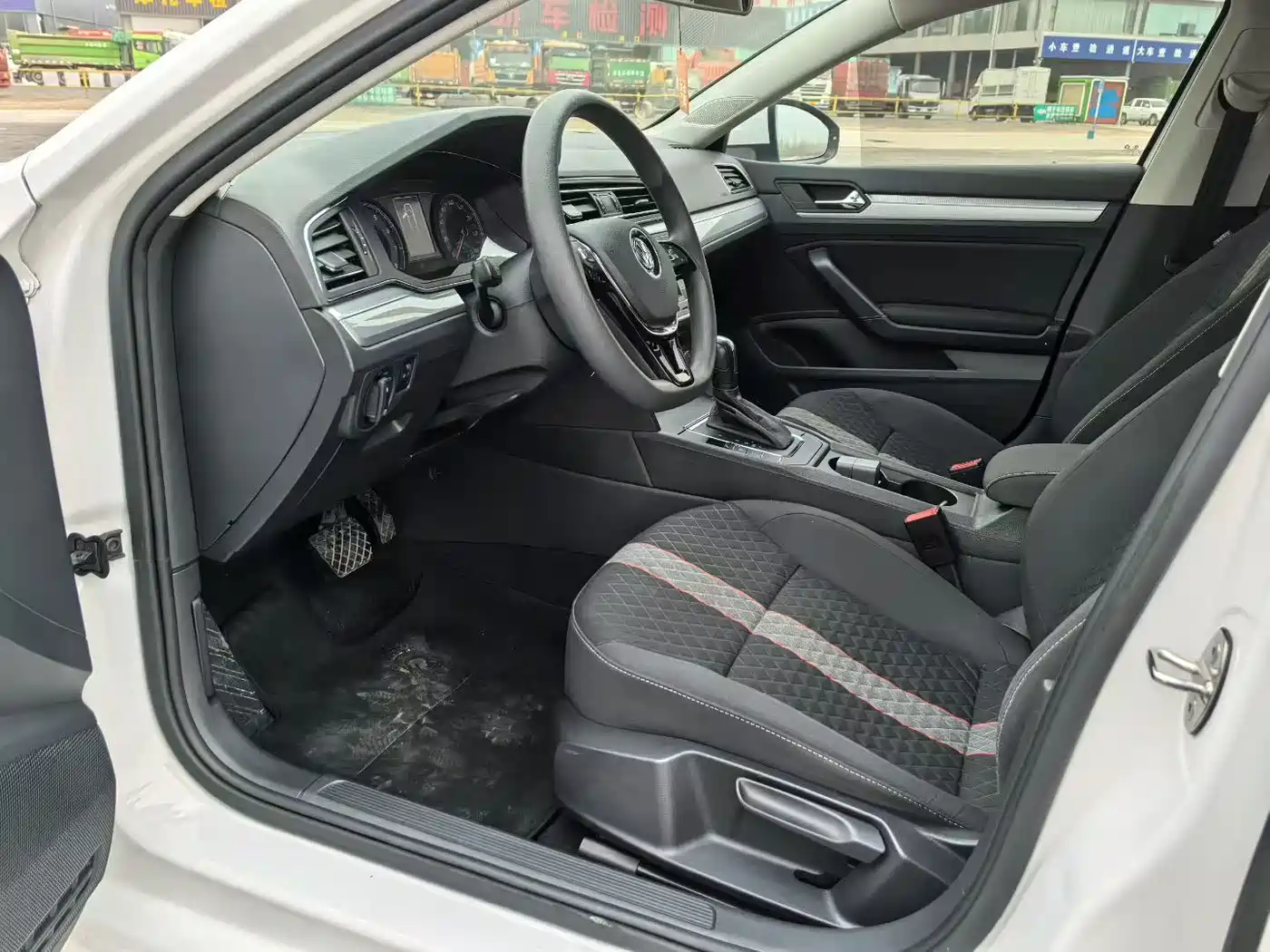 Volkswagen Lamando 2019 230TSI DSG Vision Edition China V фото 4