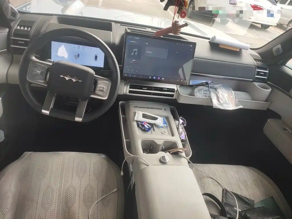 Fang Cheng Bao Titanium 7 2026 2025 AWD Base Model