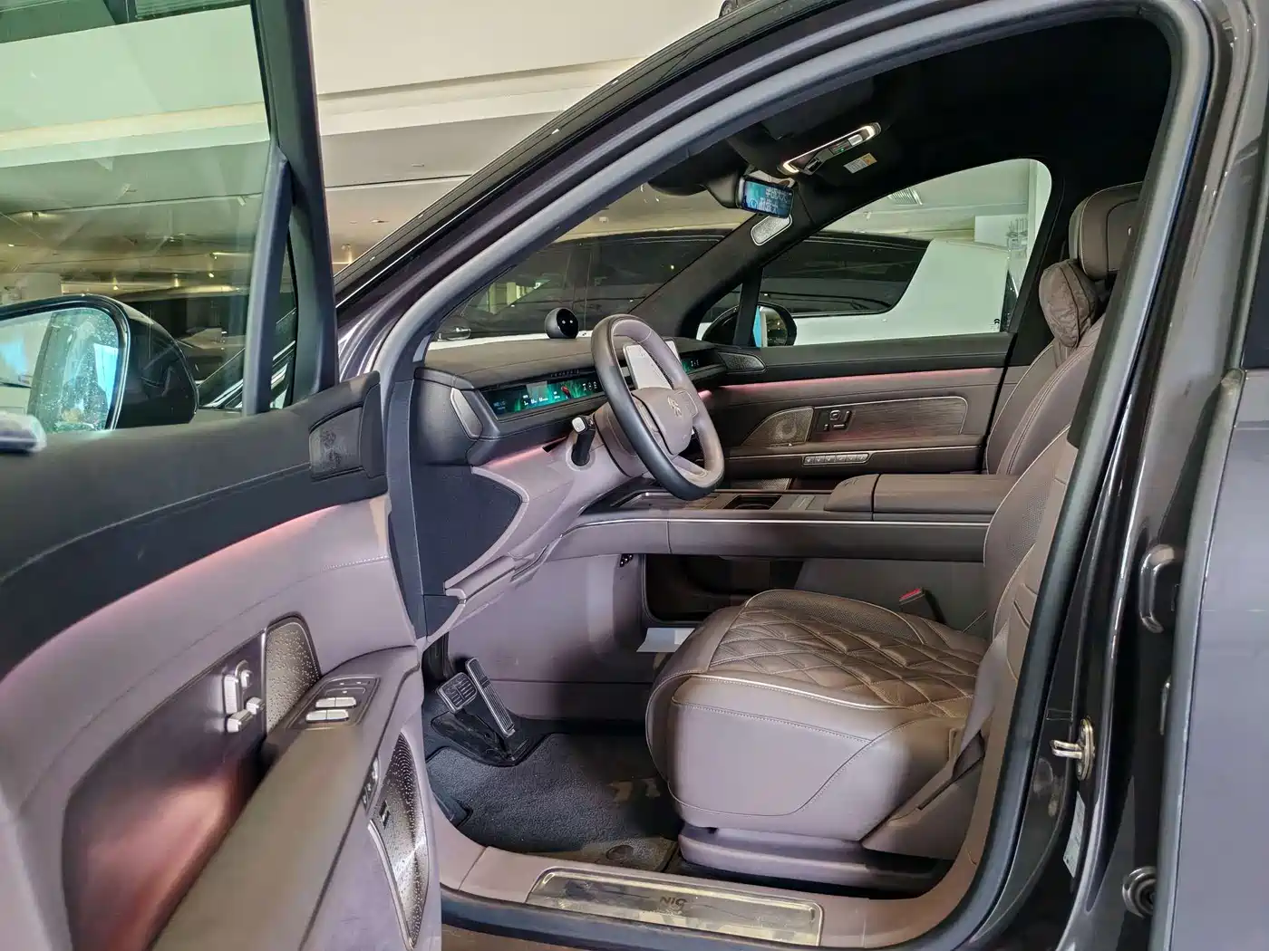 NIO ES8 2025 2025 Model 6-Seat Executive Luxury Edition