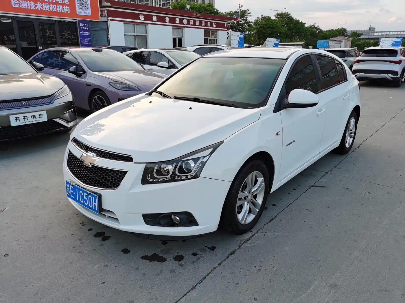 Chevrolet Cruze 2015 Hatchback 1.6L Automatic Comfort фото 2