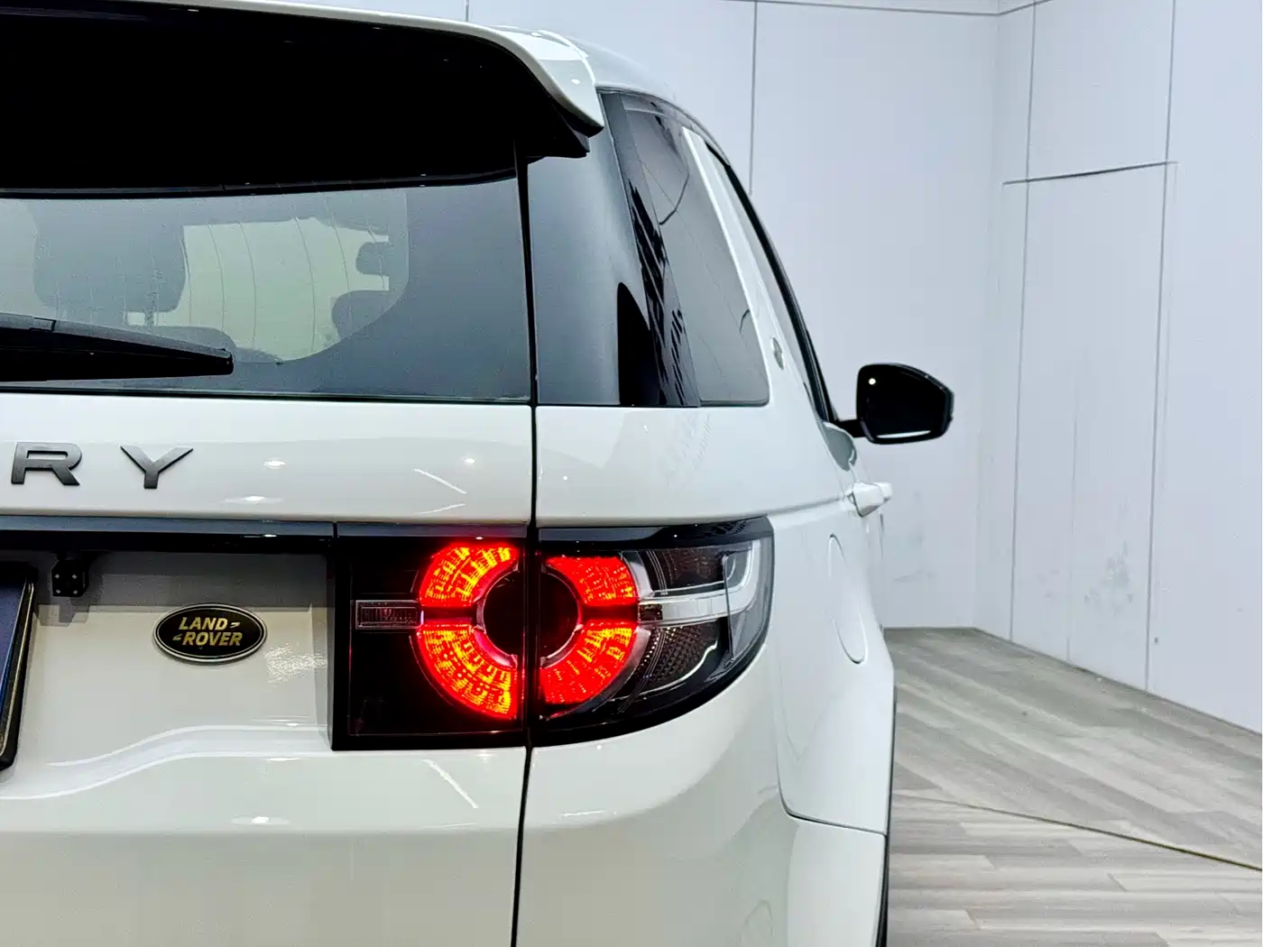 Land Rover Discovery Sport 2016 2.0T S фото 25