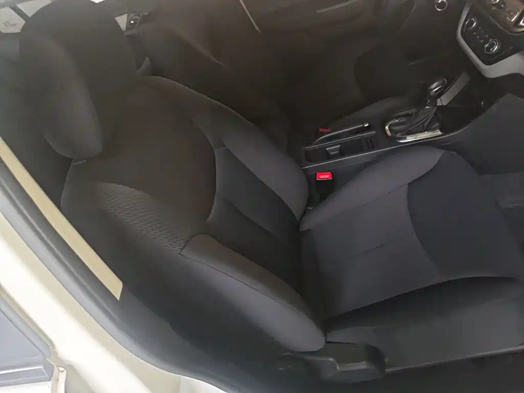 Фото 25 - Roewe 360
