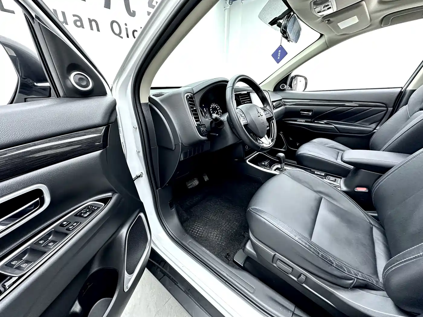 Mitsubishi Outlander 2019 2.0L 2WD Enjoy 5-Seater China VI фото 6