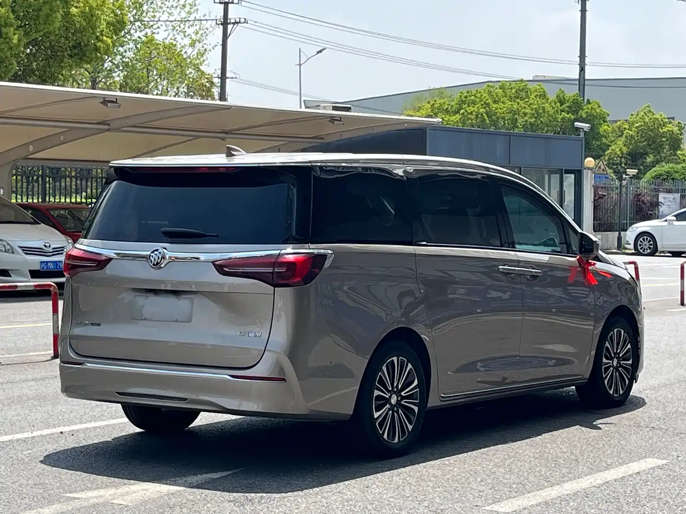 Buick GL8 2023 ES Landmaster 653T Smart Luxury Harmony Edition фото 15