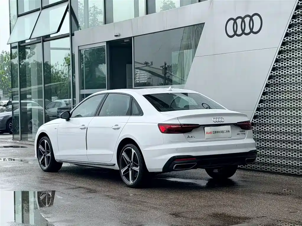 AUDI A4L