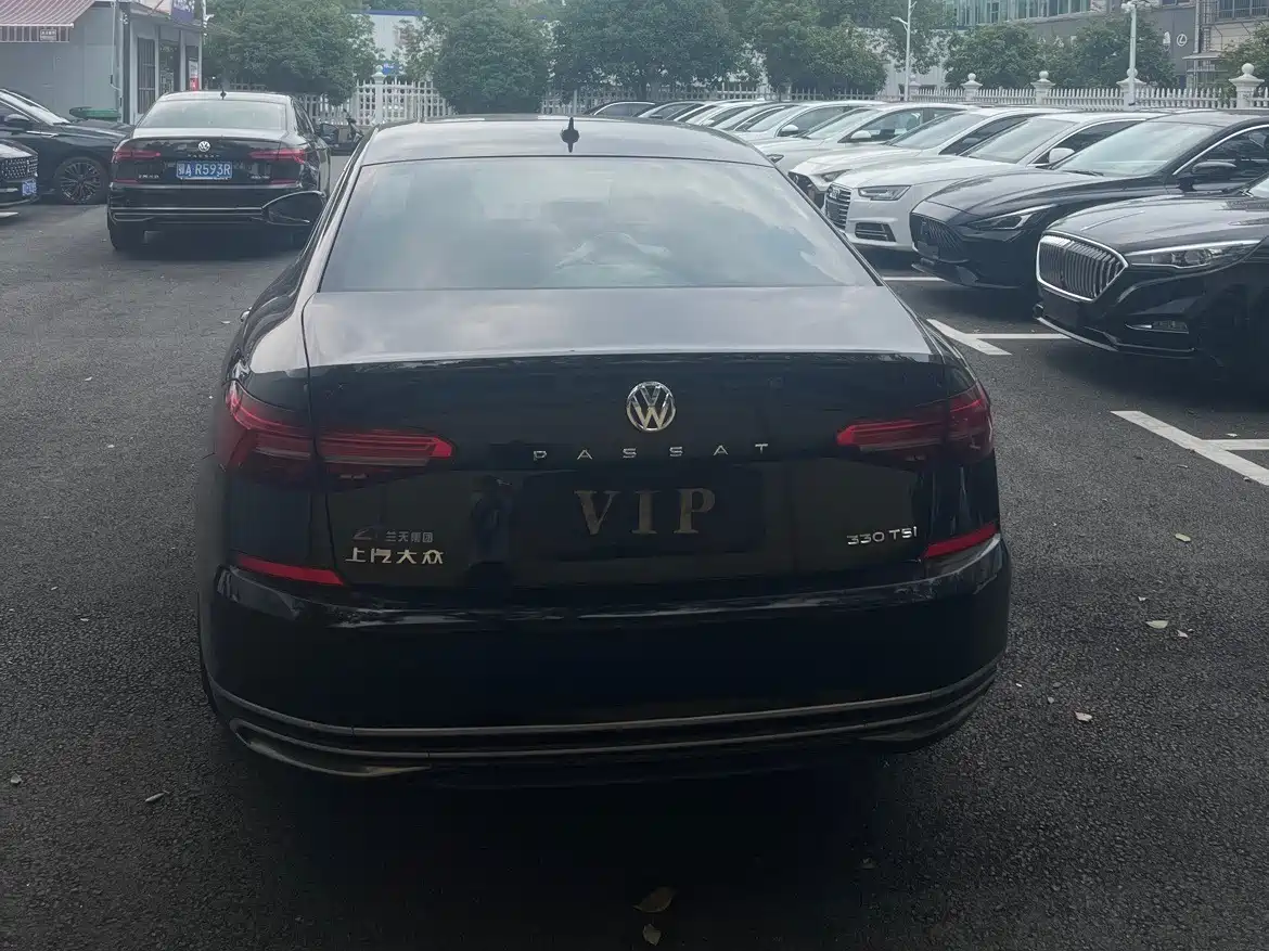 Фото 4 - Volkswagen Passat