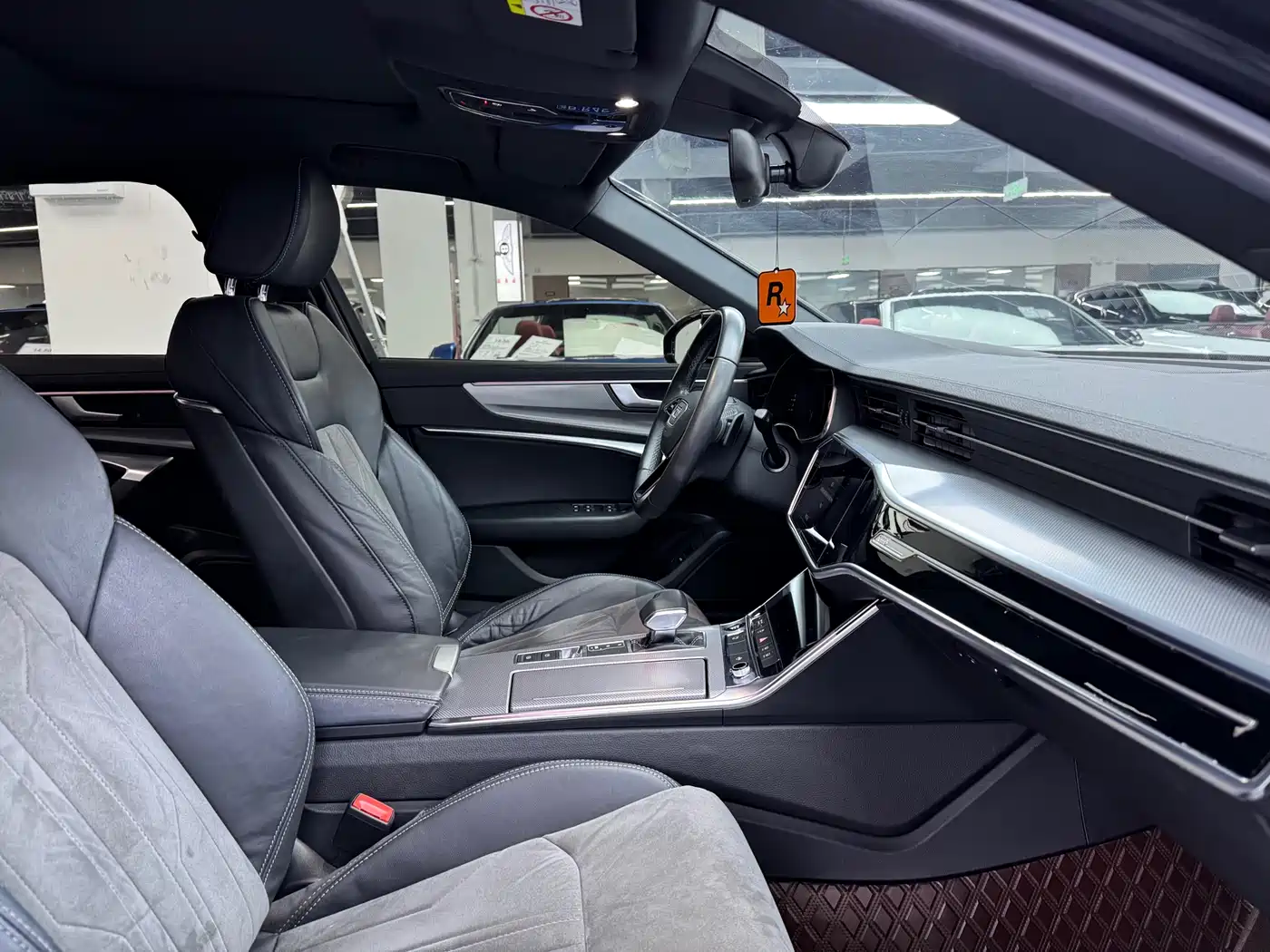 Audi A6L 2021 40 TFSI Luxury Sport фото 15