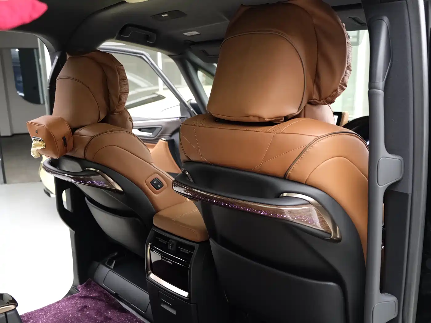 Toyota Vellfire 2025 Crown Hybrid 2.5L Ink Gold Executive Edition фото 18