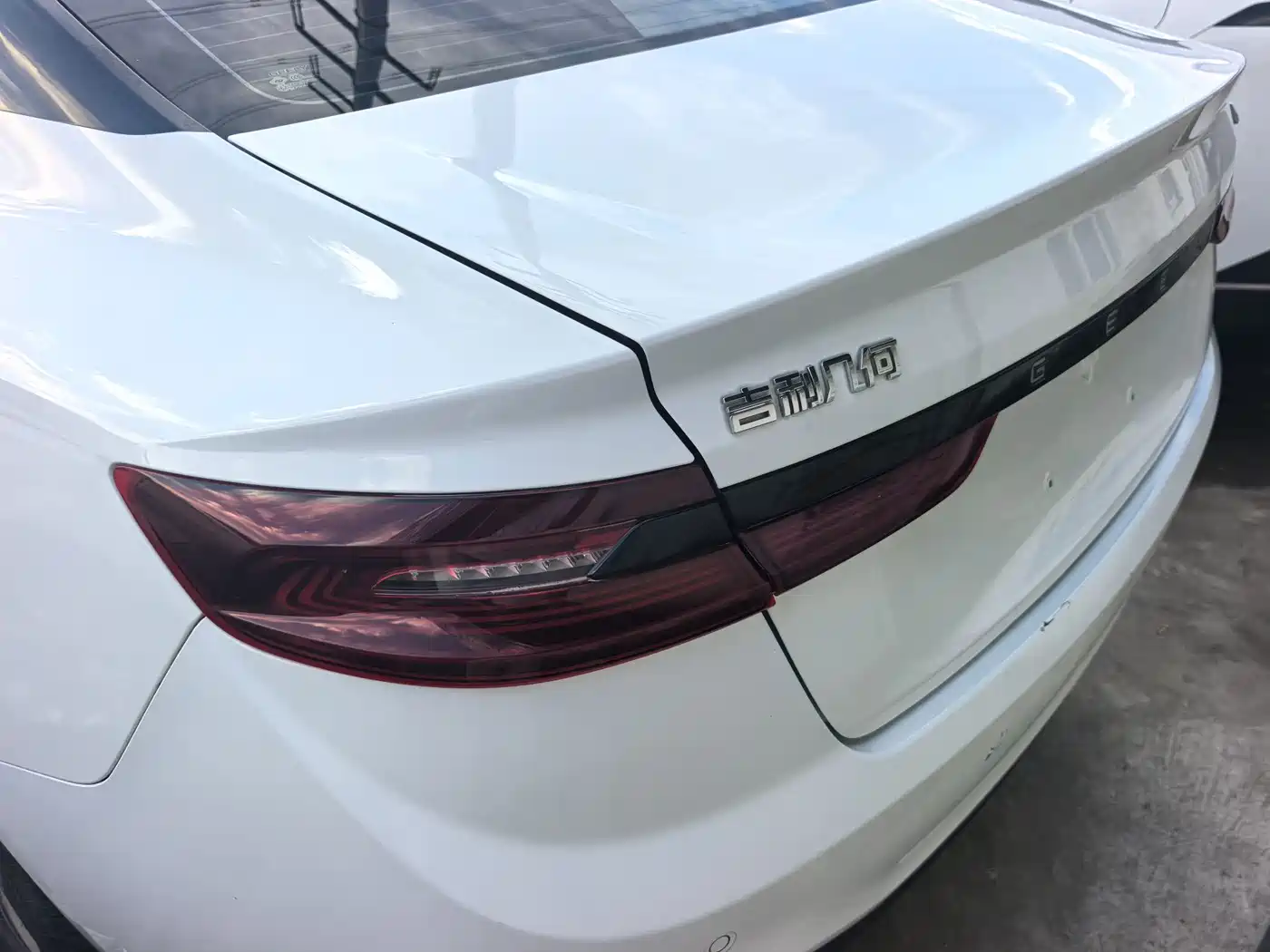 Фото 9 - Geely Geometry A