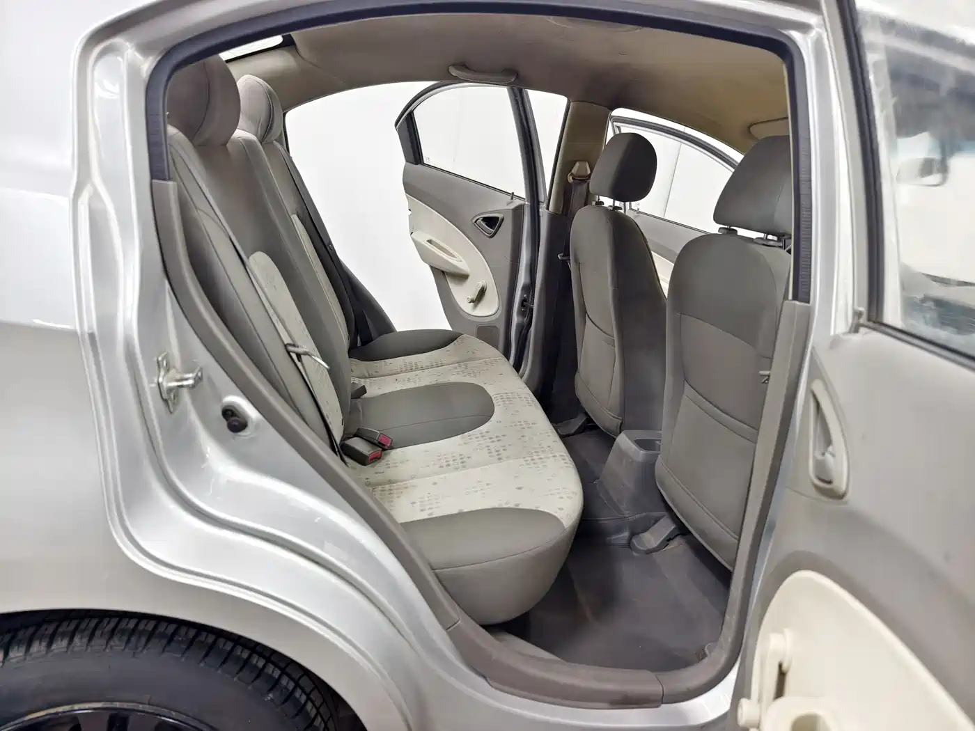 Chevrolet Sail 2013 Sedan 1.4L Manual Ideal Happiness Edition фото 15