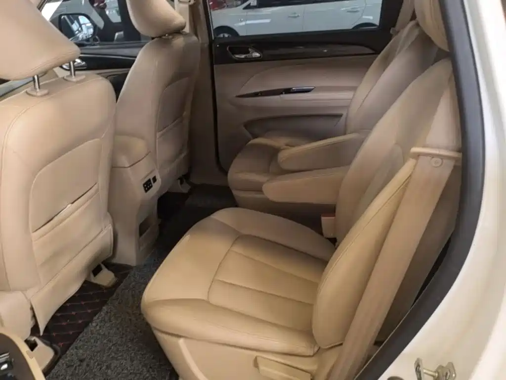 صورة 17 - Baojun 730