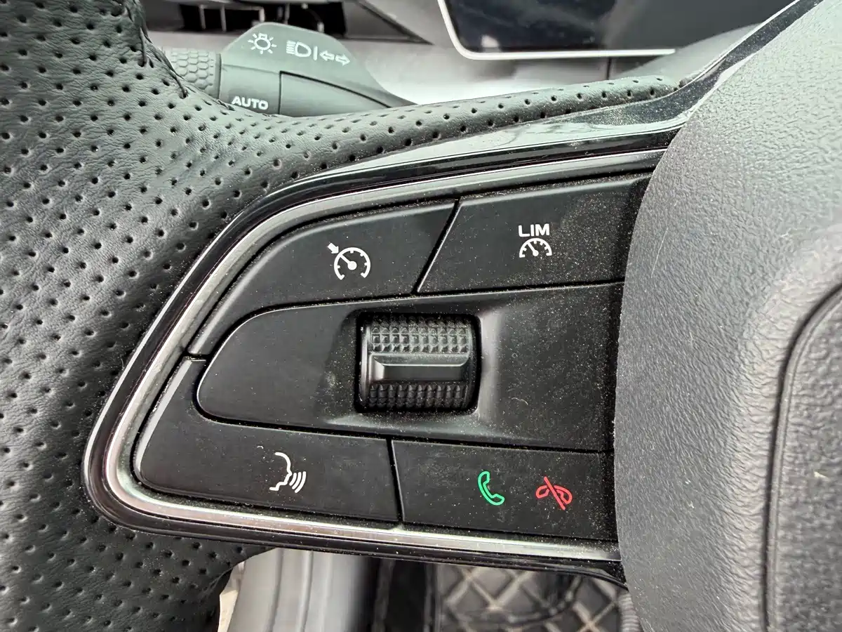 Фото 23 - Geely Binyue