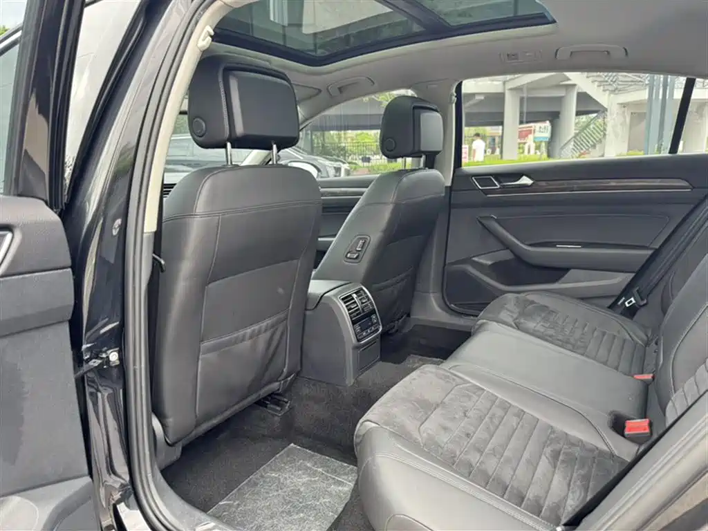 Volkswagen Magotan 2017 330TSI DSG Luxury фото 18