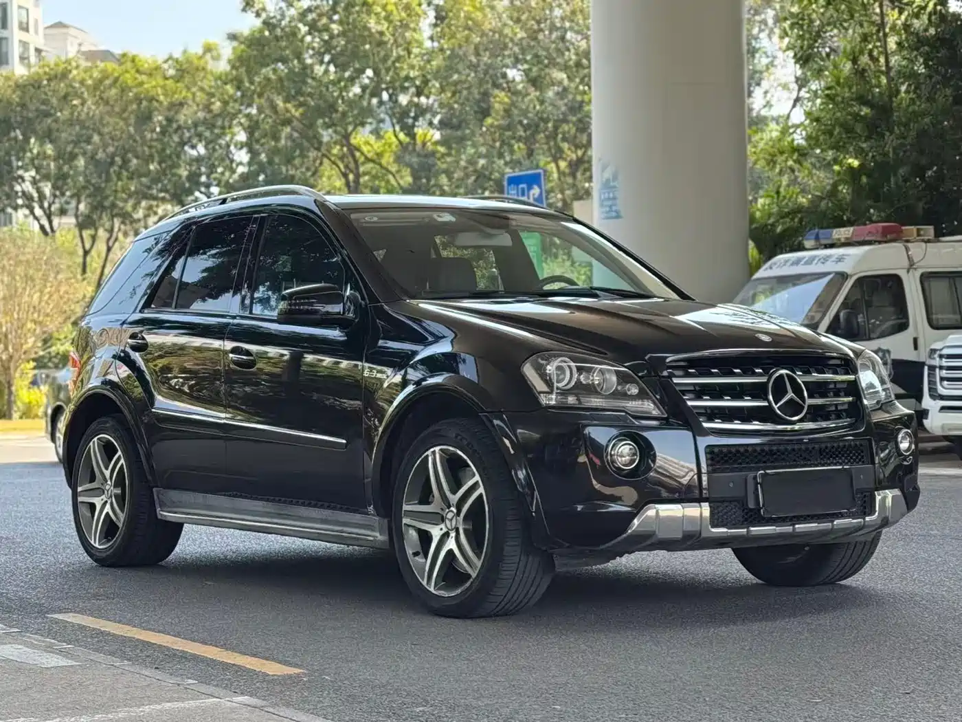 Mercedes-Benz M-Class AMG 2012 AMG ML 63 фото 3