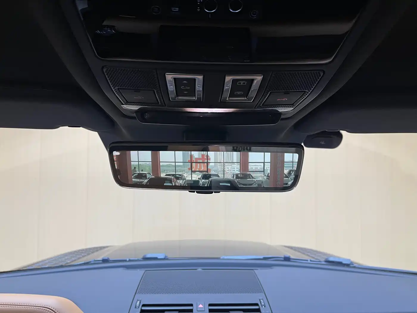 Land Rover Defender 2024 110 3.0T P400 X-DYNAMIC HSE фото 17