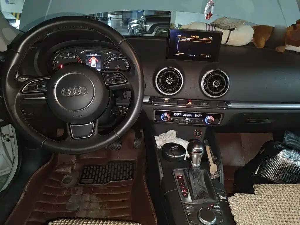 Audi A3 (Import) 2014 2014 Sportback 40 TFSI S line Comfort