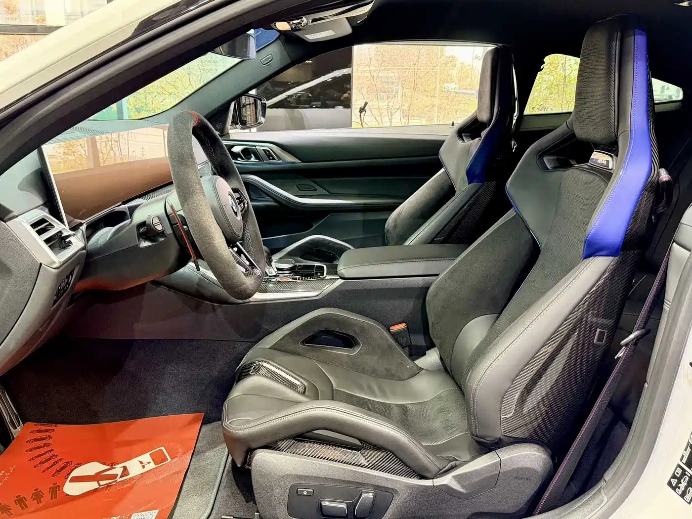 BMW M4 2024 BMW M4 Coupe M xDrive Competition фото 9