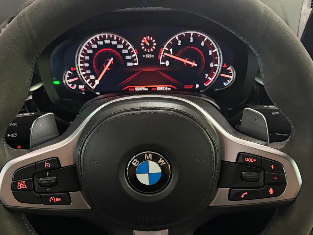BMW 6 Series GT 2018 640i xDrive M Sport Package фото 6