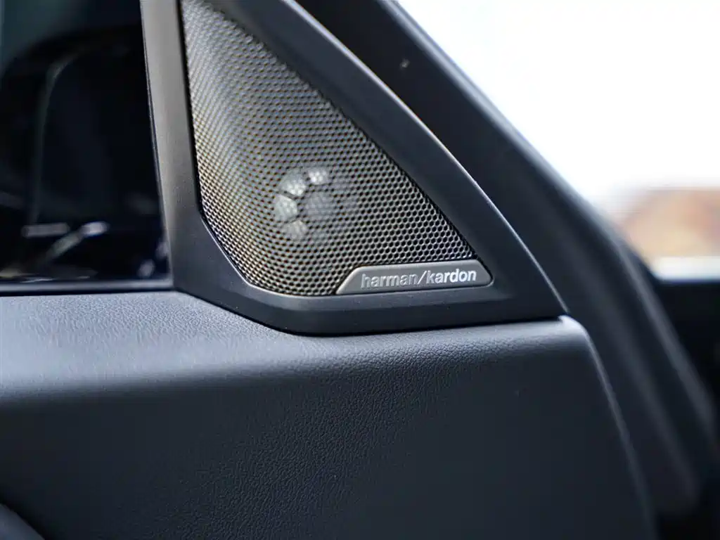 BMW M2 2024 M2 фото 33