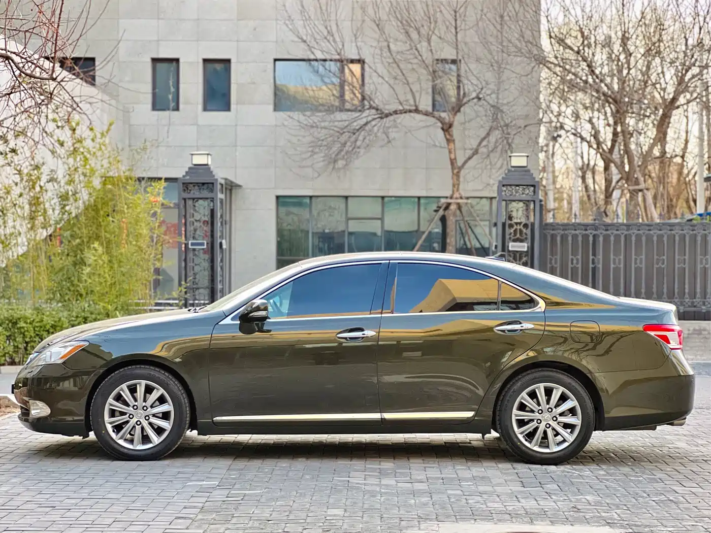 Lexus ES 2010 350 Premium Edition фото 14