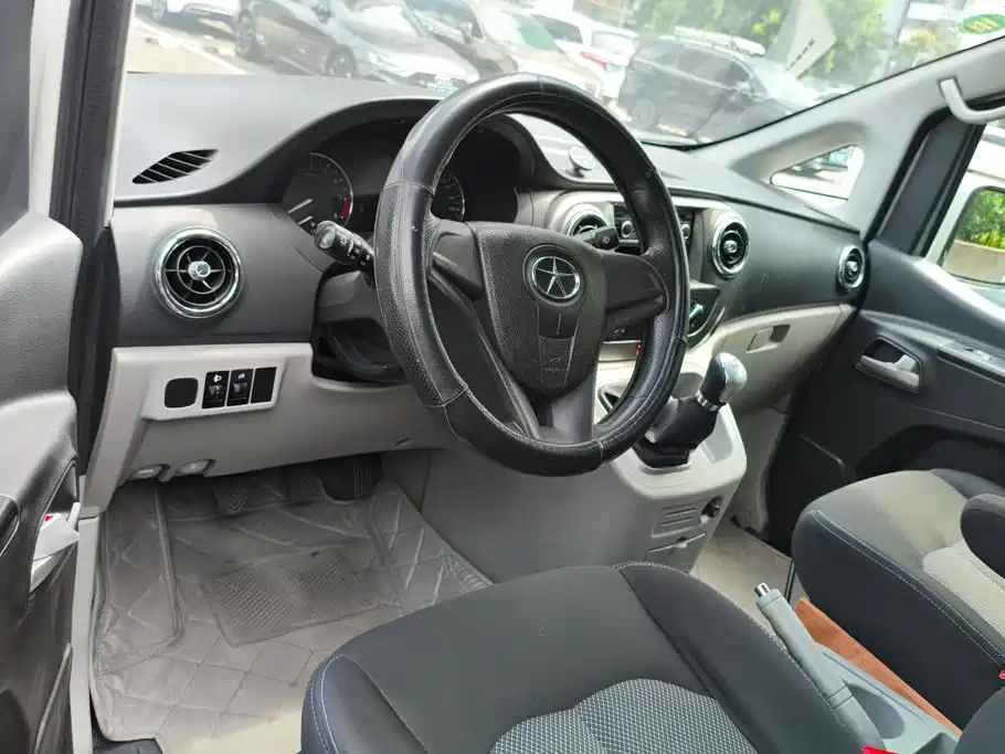 JAC Refine M3 2017 2015 Maker Edition 1.6L Luxury