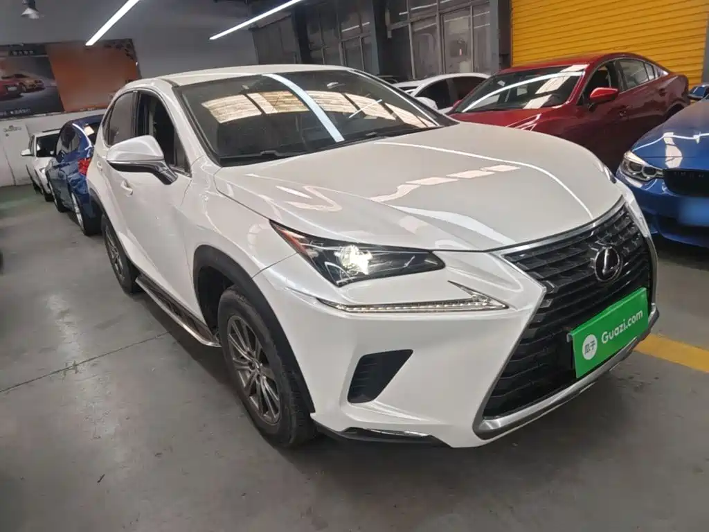 Фото 4 - Lexus NX