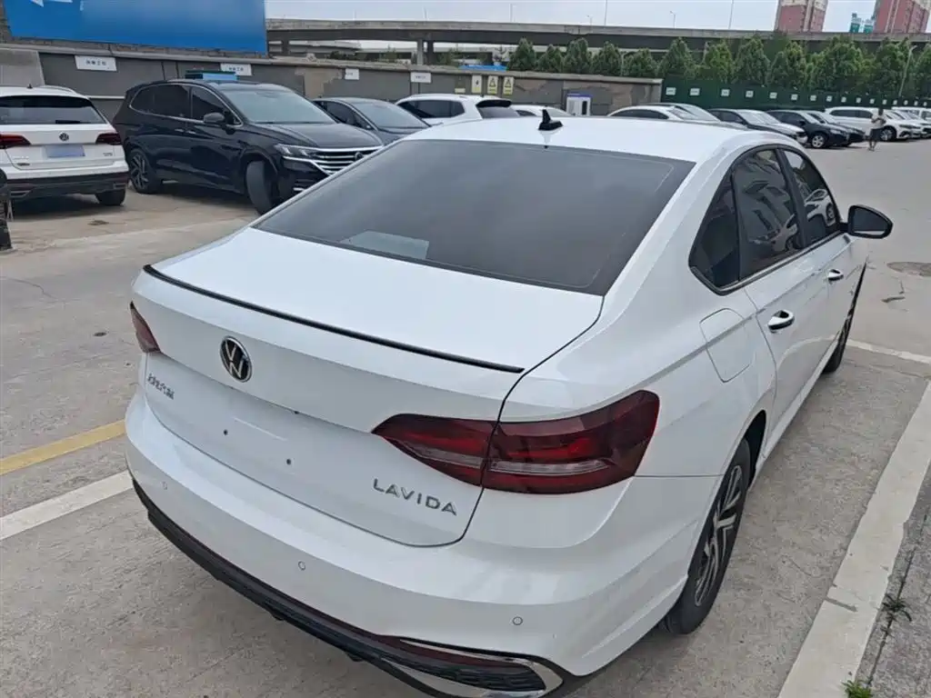 Volkswagen Lavida 2024 Model 300TSI DSG Starlight Leading Edition фото 7